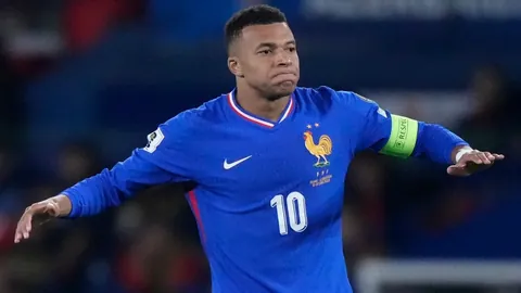 深圳马可波罗队主场击败南京头排苏酒队，赢得CBA战局108-101