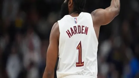 尼克斯遭骑士六连胜强势击败，米切尔与布伦森合取53分创佳绩！